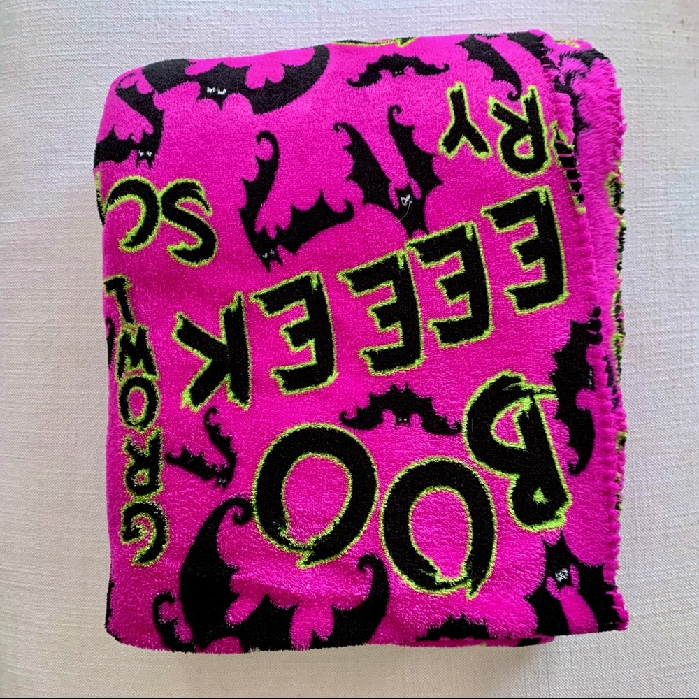 Magenta Plush Halloween Blanket Pink Bats Boo Spooky Witchy Soft Cozy Fall Y2K